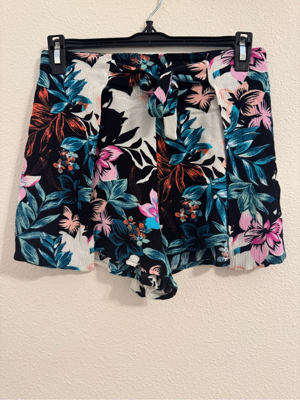 Lulus Tropical Floral Tie Waist High Rise Shorts Size Small